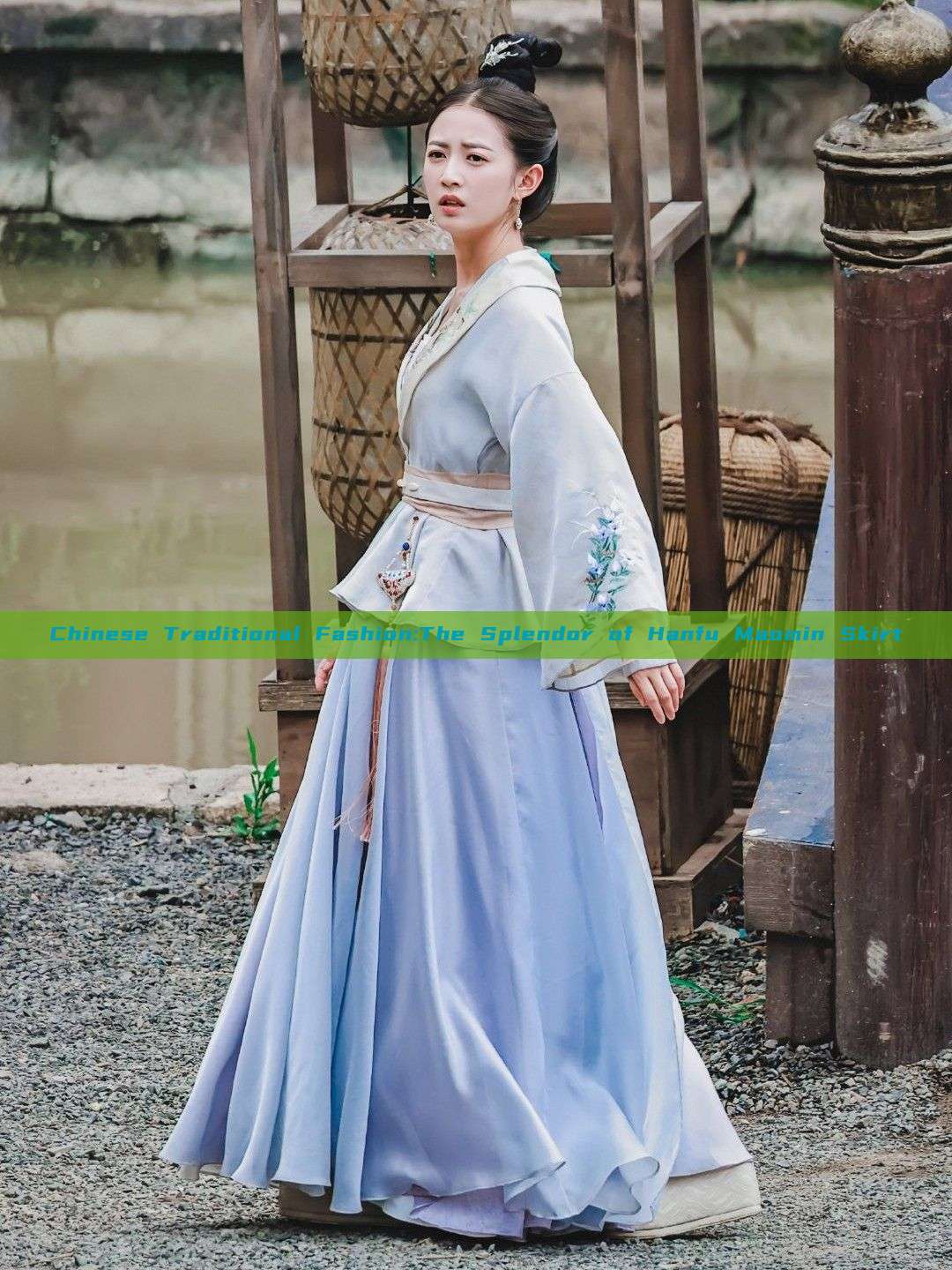 Chinese Traditional Fashion:The Splendor of Hanfu Maomin Skirt Chinese Traditional Fashion:The Splendor of Hanfu Maomin Skirt