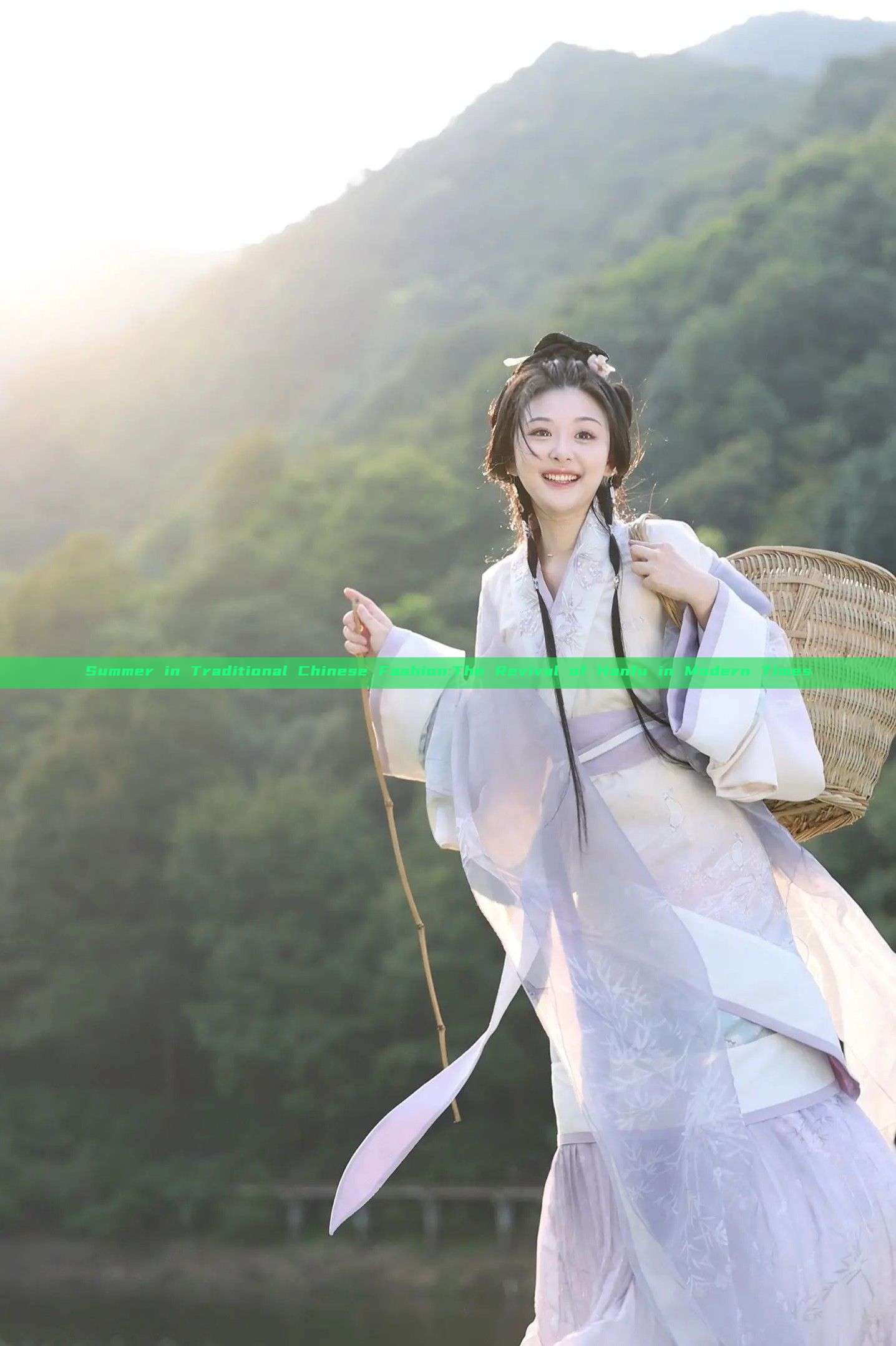 Summer in Traditional Chinese Fashion:The Revival of Hanfu in Modern Times Summer in Traditional Chinese Fashion:The Revival of Hanfu in Modern Times
