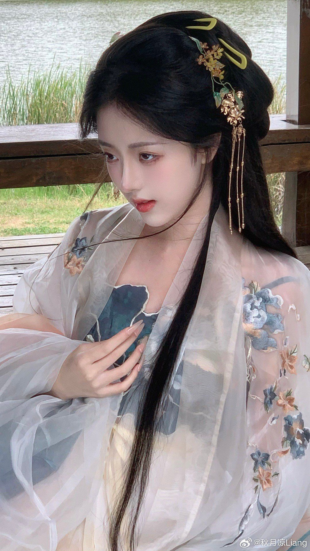 The Enchantment of Hanfu Dance Costumes:Embracing the Classics in Red The Enchantment of Hanfu Dance Costumes:Embracing the Classics in Red