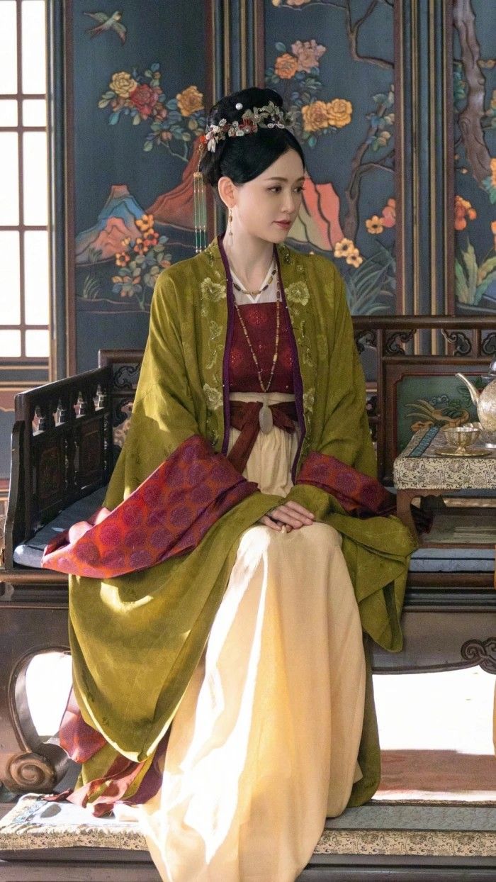 Red Winter Fashion:Traditional Tangzhuang Womens Clothing with Modern Chinese Style