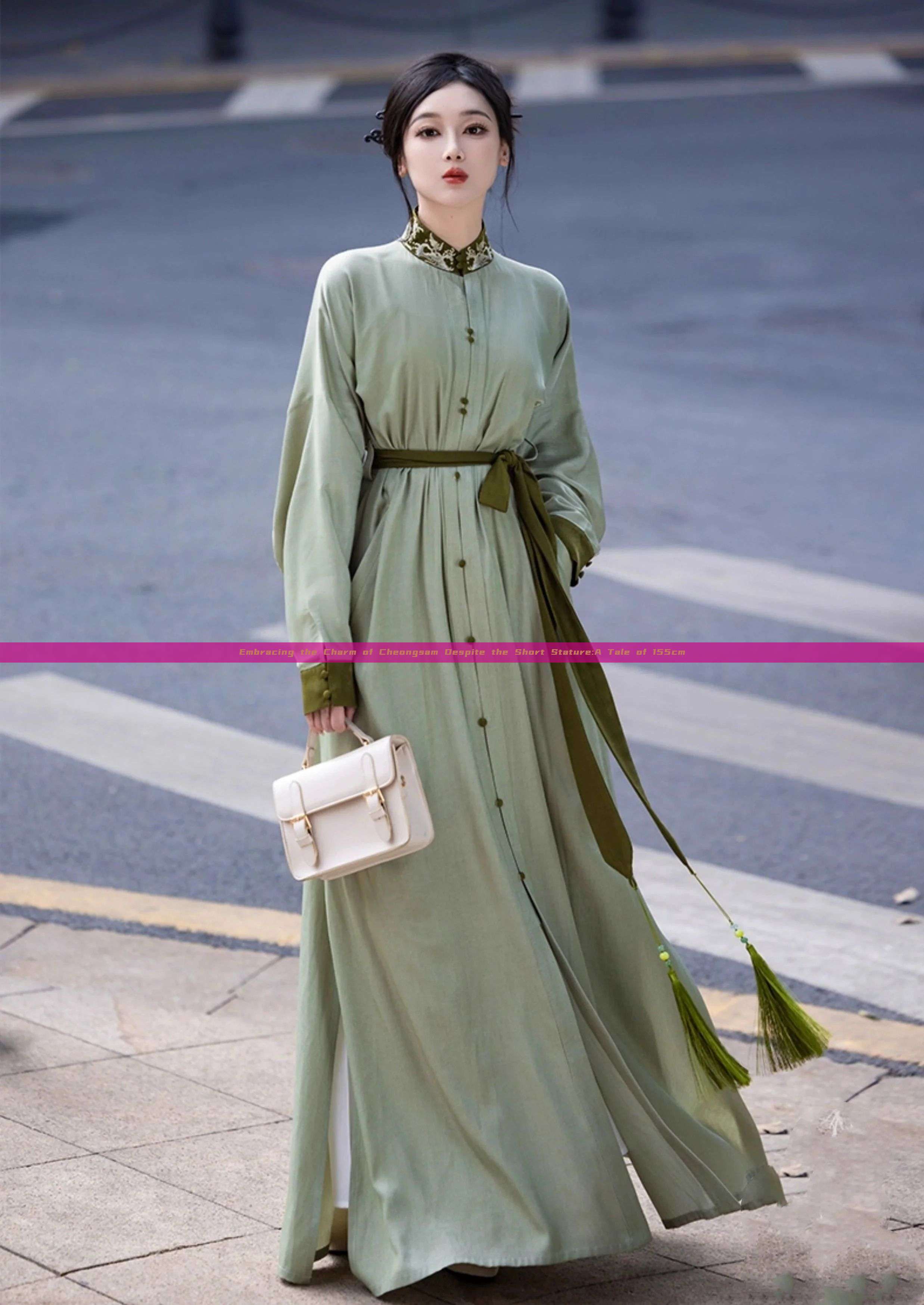 Embracing the Charm of Cheongsam Despite the Short Stature:A Tale of 155cm