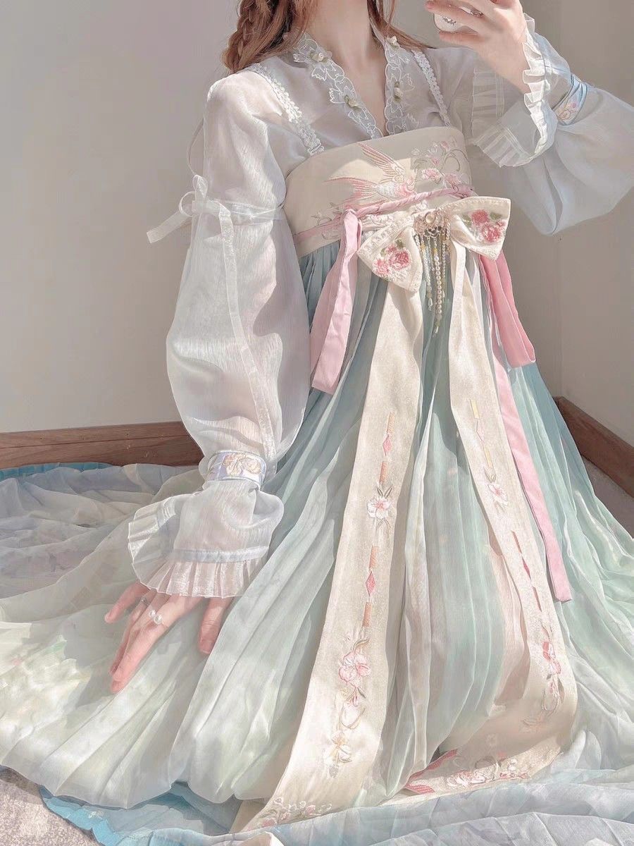 Enhanced Version of the Traditional Horseface Skirt:A Detailed Analysis Enhanced Version of the Traditional Horseface Skirt:A Detailed Analysis