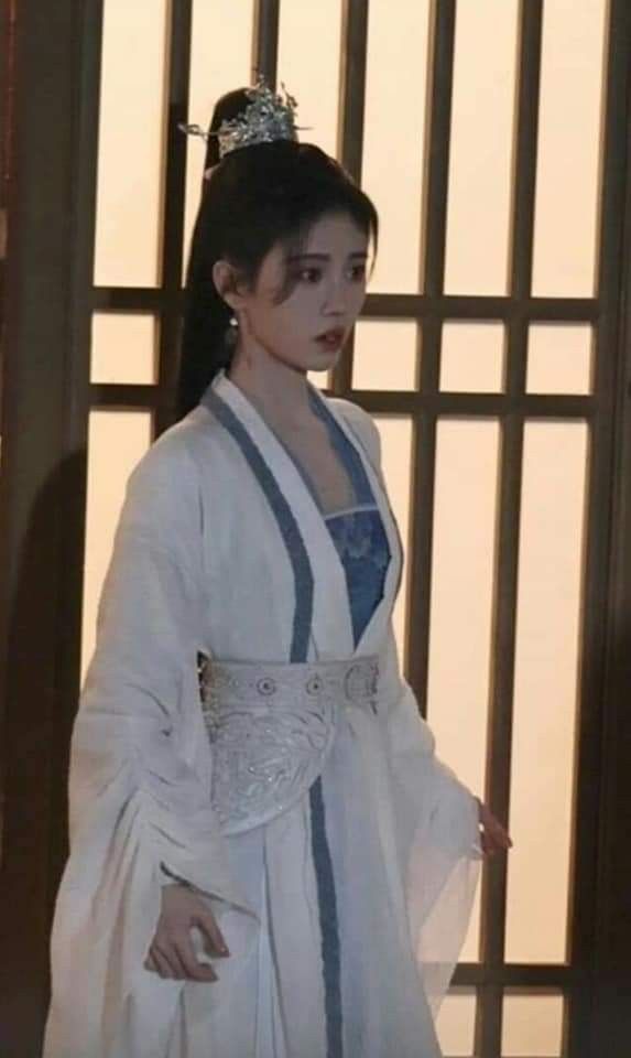 The Allure of Feng Chengchengs Qipao:A Closer Look into the Traditional Beauty The Allure of Feng Chengchengs Qipao:A Closer Look into the Traditional Beauty