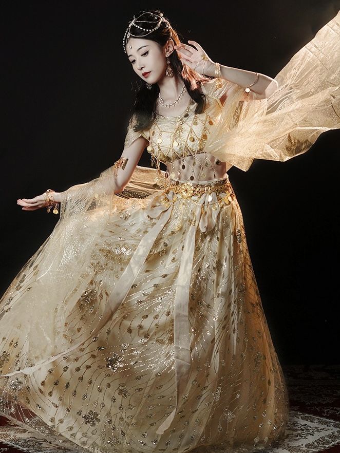 Vintage Revamp:The Evolution of Traditional Cheongsam into Modern Fashion Vintage Revamp:The Evolution of Traditional Cheongsam into Modern Fashion