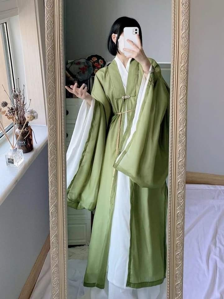 Reinventing the Cheongsam:2025 High-End Summer Fashion Trends Reinventing the Cheongsam:2025 High-End Summer Fashion Trends