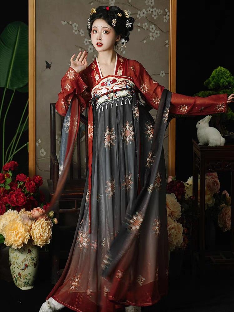Blooming in Traditional Splendor:The Revival of Hanfu Fashion with Flower-Picking Theme Blooming in Traditional Splendor:The Revival of Hanfu Fashion with Flower-Picking Theme