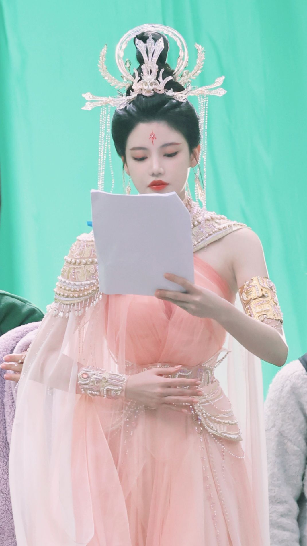 Autumn Style of New Chinese Cheongsam:Embracing Traditional Elegance with Modern Touches Autumn Style of New Chinese Cheongsam:Embracing Traditional Elegance with Modern Touches