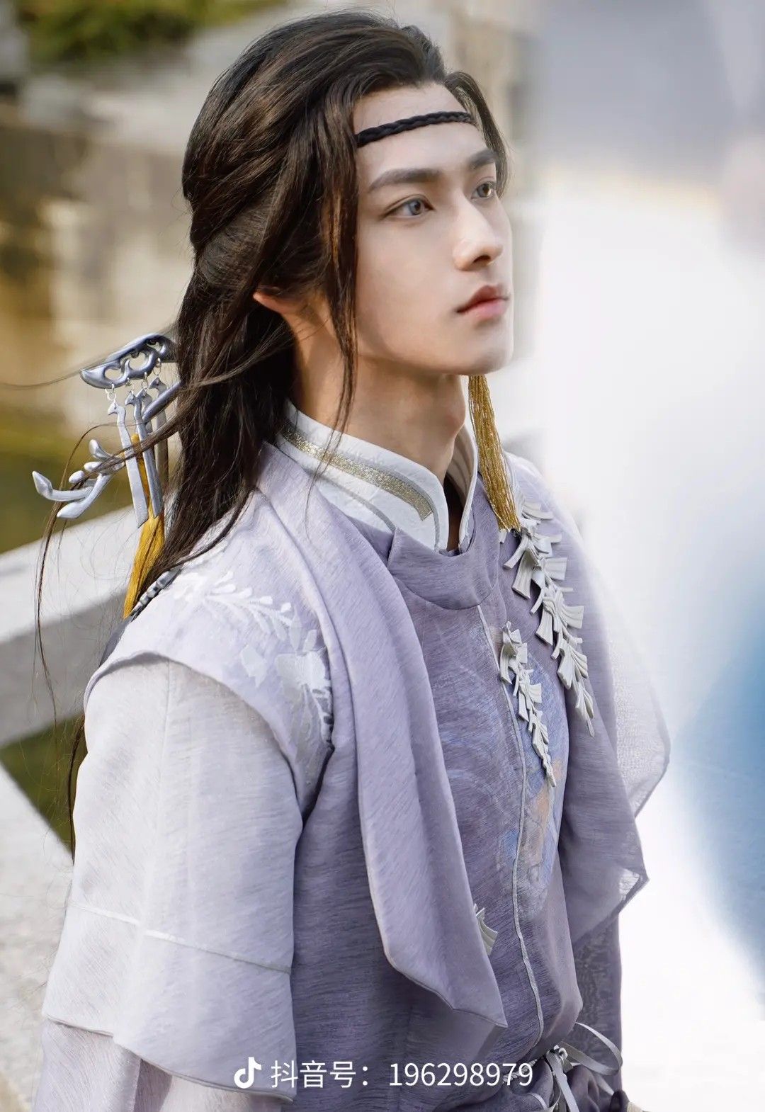 Children in Classic Circle-Collar Robes:The Splendor of Hanfu Fashion Children in Classic Circle-Collar Robes:The Splendor of Hanfu Fashion