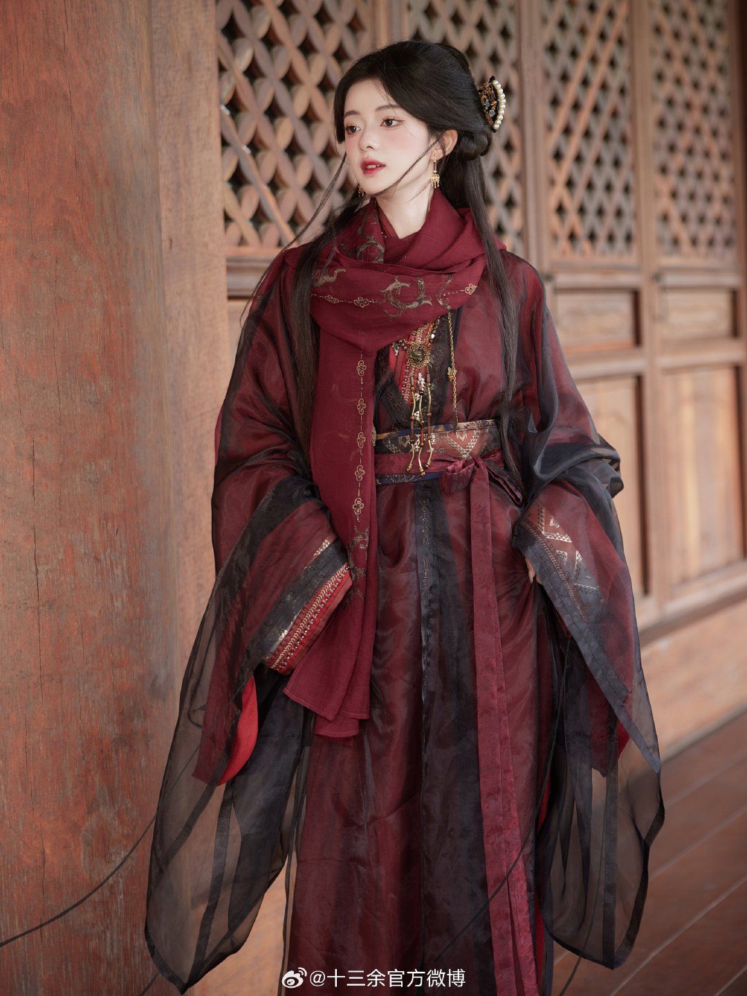 Embracing Tradition:The 2024 Youth Qipao Revolution with Modern Flair Embracing Tradition:The 2024 Youth Qipao Revolution with Modern Flair