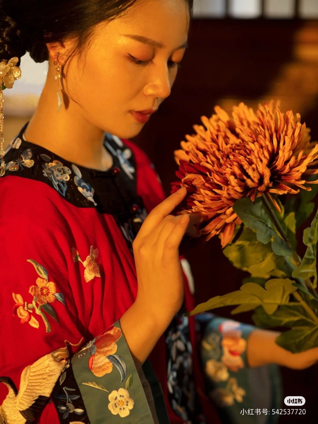 The Splendor of Hanfu:The Robe and Silk Veil of Traditional Chinese Elegance The Splendor of Hanfu:The Robe and Silk Veil of Traditional Chinese Elegance