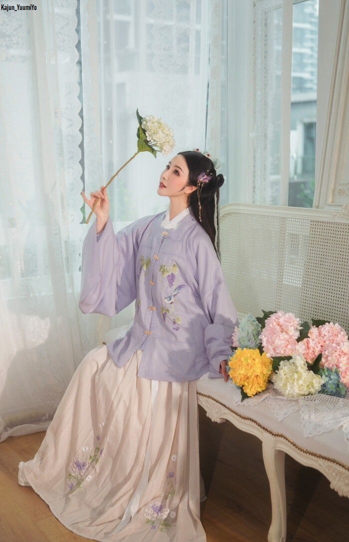 New Summer 2024 Chinese Traditional Fashion Set for Women:The Revival of Hanfu Style New Summer 2024 Chinese Traditional Fashion Set for Women:The Revival of Hanfu Style