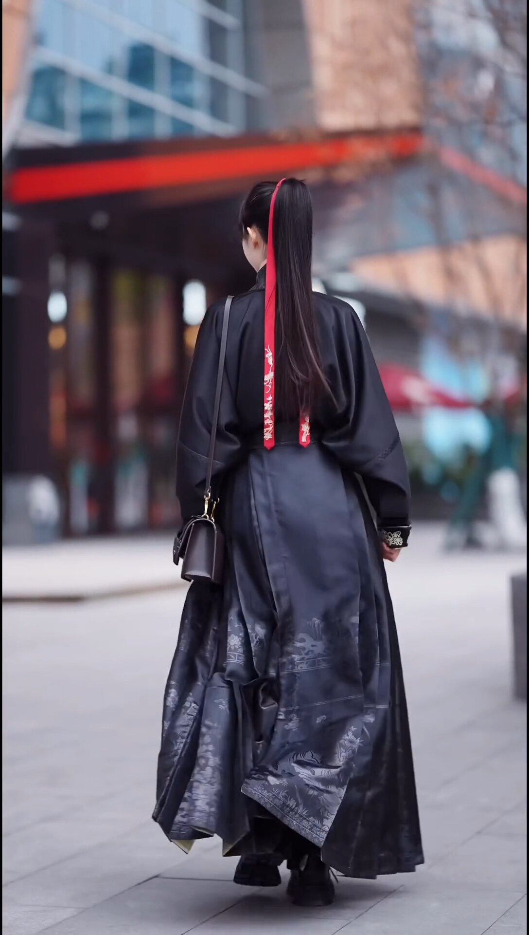 The Enigma of a Hanfu Scent Pouch Woman The Enigma of a Hanfu Scent Pouch Woman