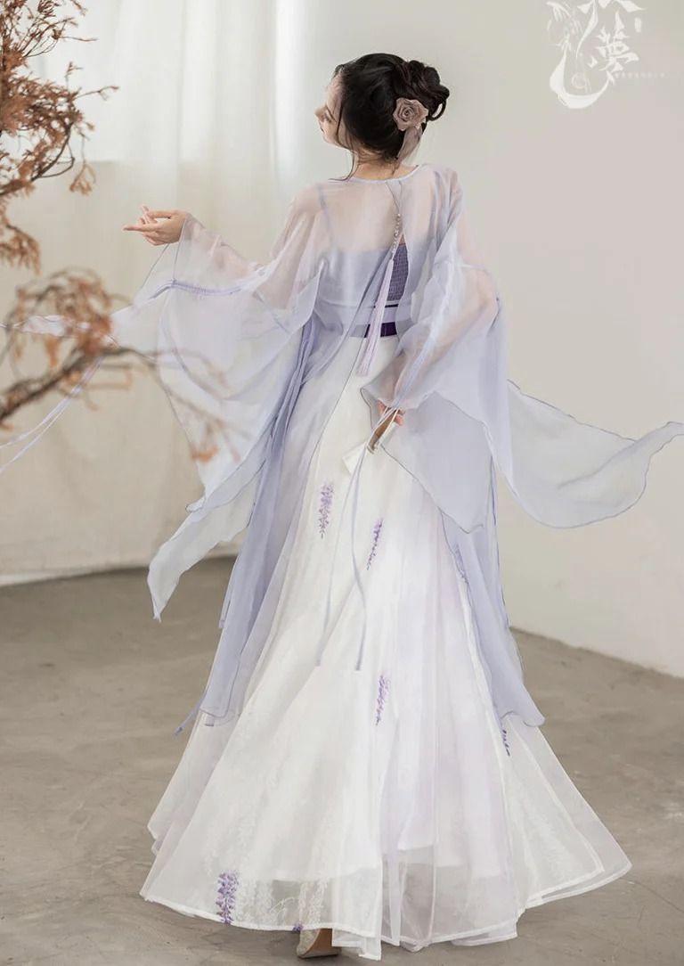 The Splendor of Ming-Style Hanfu Shoes:A Journey into Traditional Chinese Footwear The Splendor of Ming-Style Hanfu Shoes:A Journey into Traditional Chinese Footwear