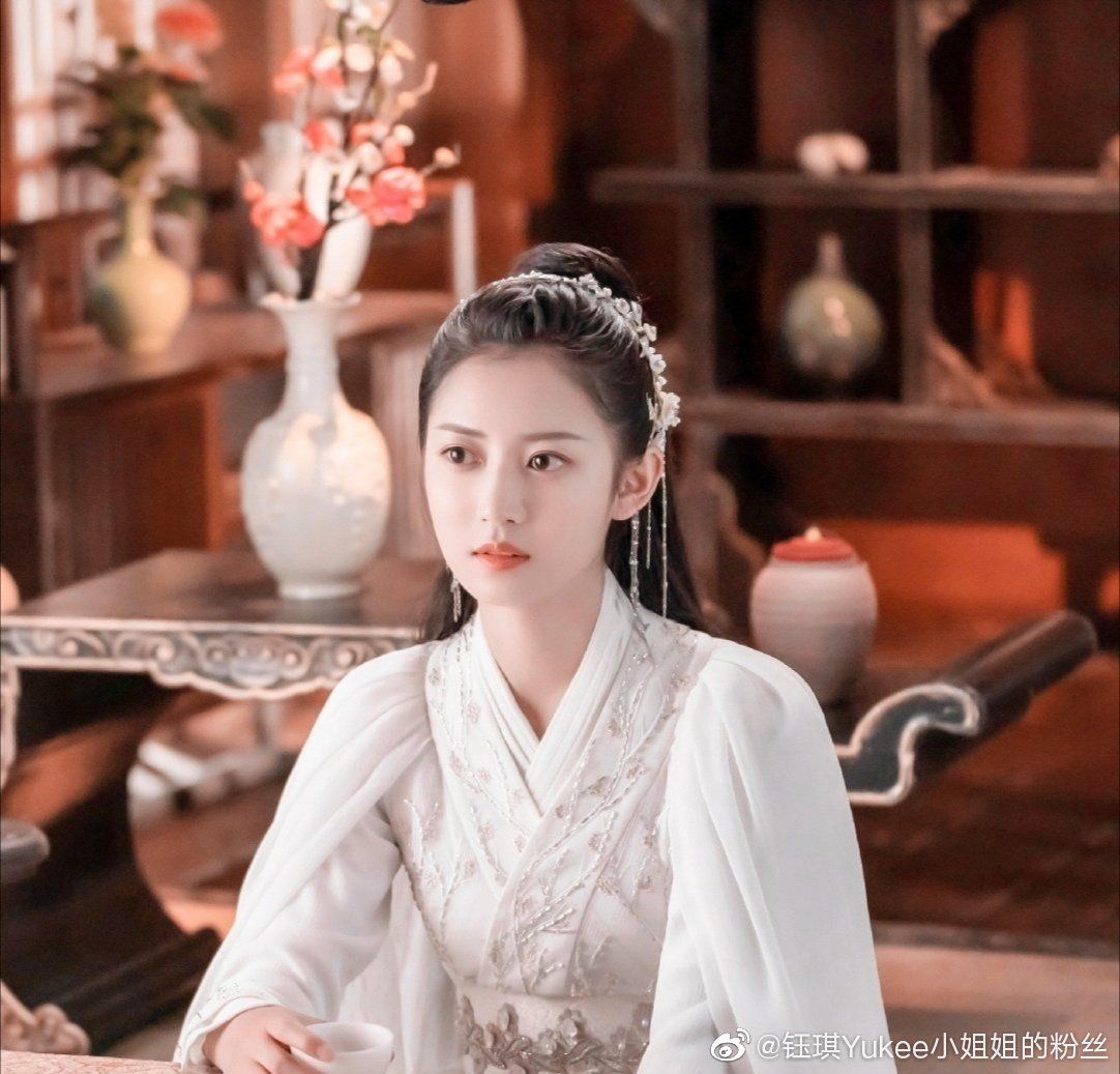 Everyday Elegance with Qipao:Embracing the Traditional Charm of a Modern Classic Everyday Elegance with Qipao:Embracing the Traditional Charm of a Modern Classic