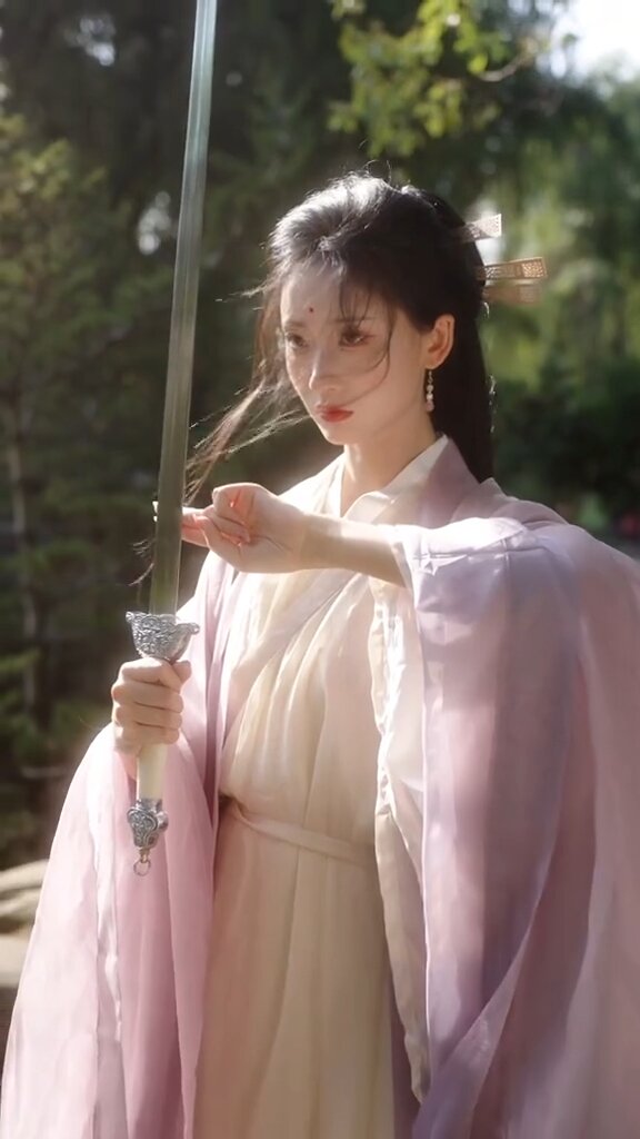 The Revival of Hanfu and Hairpins:A Journey into Traditional Chinese Elegance The Revival of Hanfu and Hairpins:A Journey into Traditional Chinese Elegance