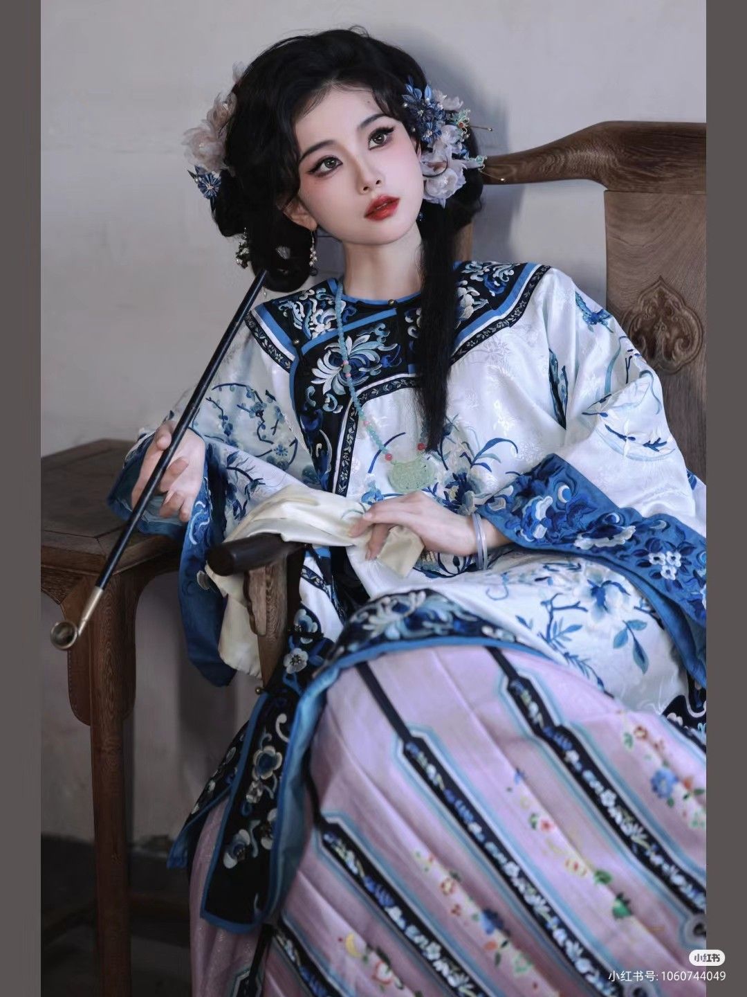 Vintage-Style Cheongsam Shoes:Embracing the Beauty of Traditional Chinese Footwear Vintage-Style Cheongsam Shoes:Embracing the Beauty of Traditional Chinese Footwear