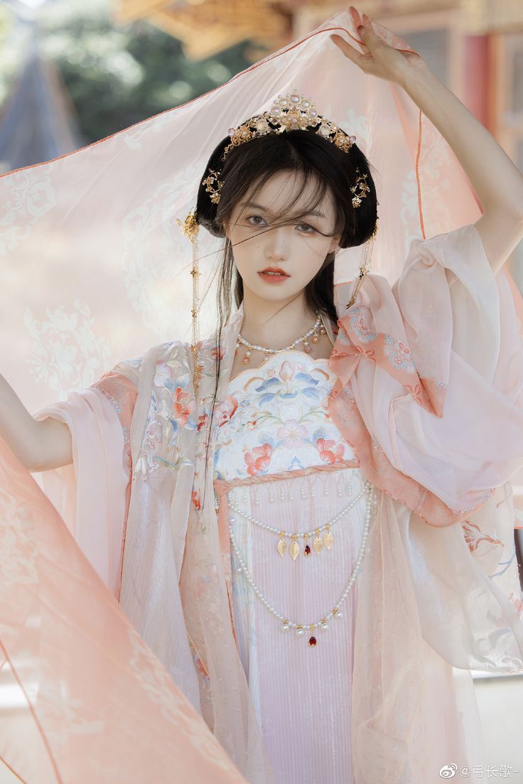Dream Westland Original Hanfu:Unveiling the Essence of Traditional Chinese Elegance Dream Westland Original Hanfu:Unveiling the Essence of Traditional Chinese Elegance