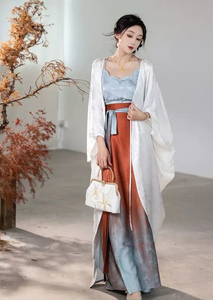 The Splendor of Hanfu Plush Shawls:A Journey into Traditional Chinese Elegance
