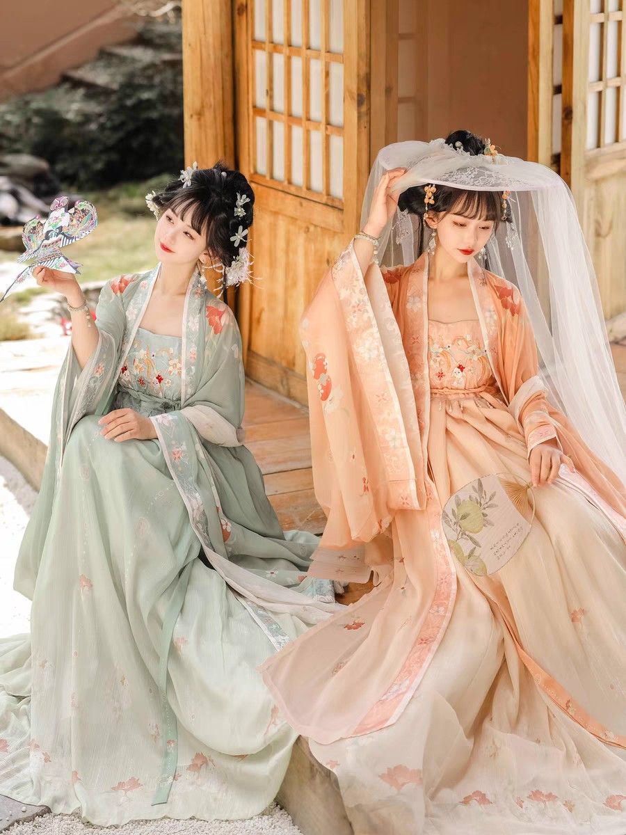 Ancient Style Shoes:A Perfect Match for Traditional Chinese Costumes Ancient Style Shoes:A Perfect Match for Traditional Chinese Costumes