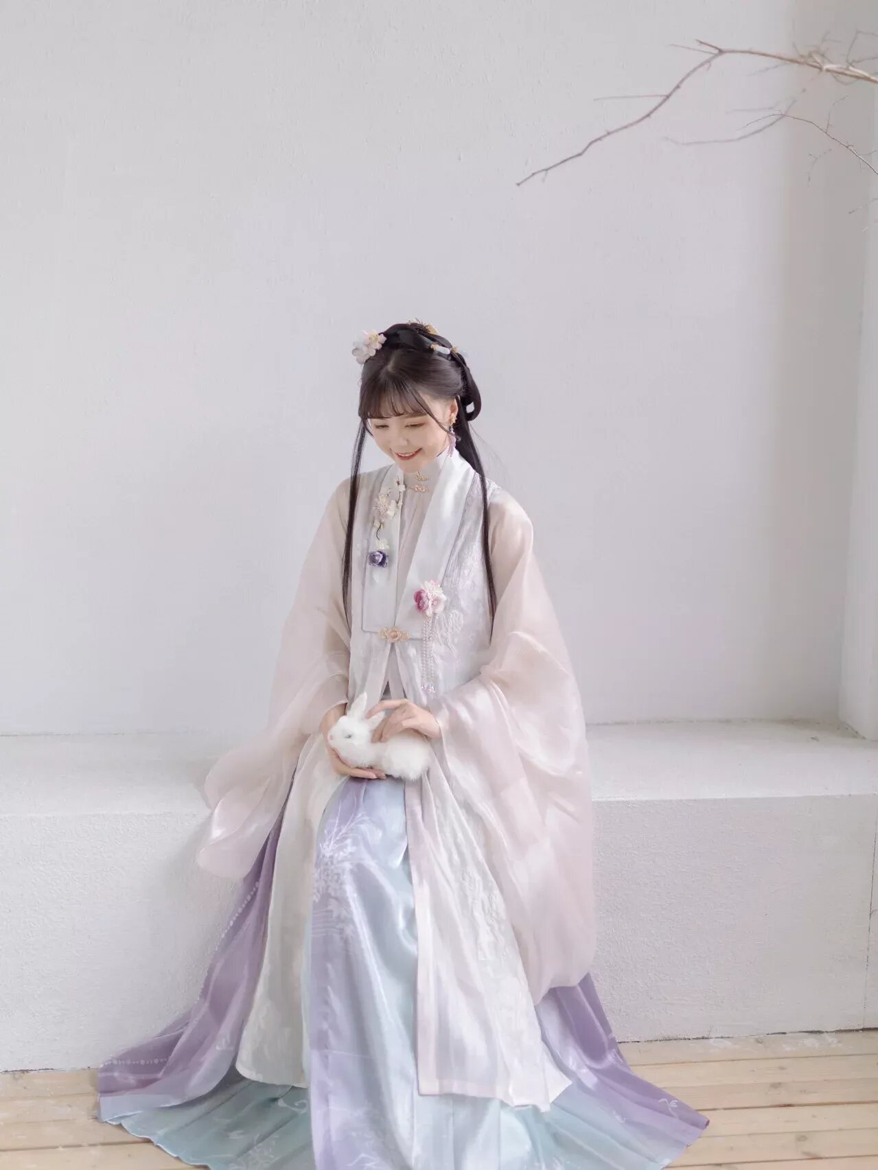 Embracing Modernity:Innovations in the 2024 Cheongsam Design Revolution Embracing Modernity:Innovations in the 2024 Cheongsam Design Revolution