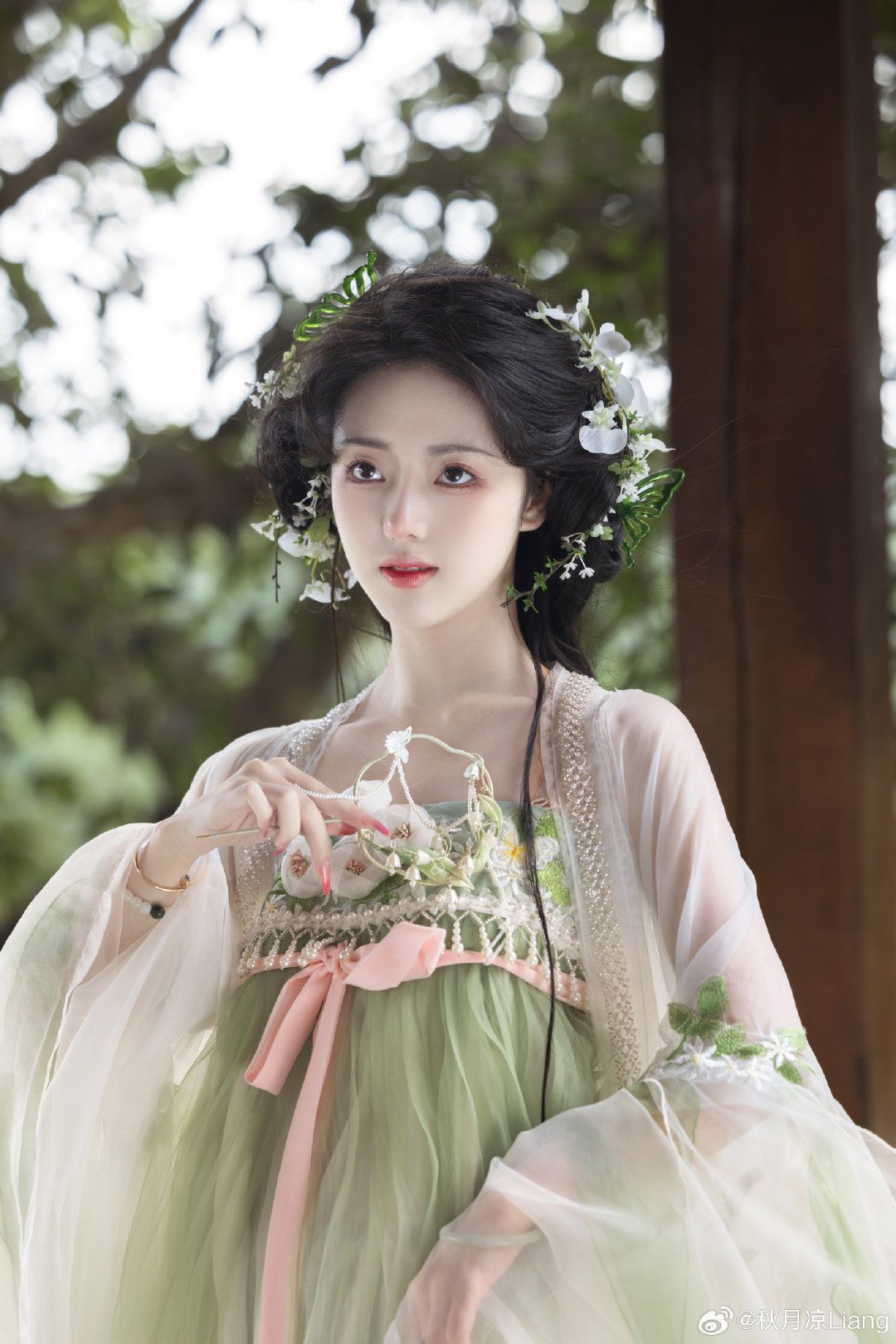 The Allure of Long-Style Summer Cheongsam for Women The Allure of Long-Style Summer Cheongsam for Women