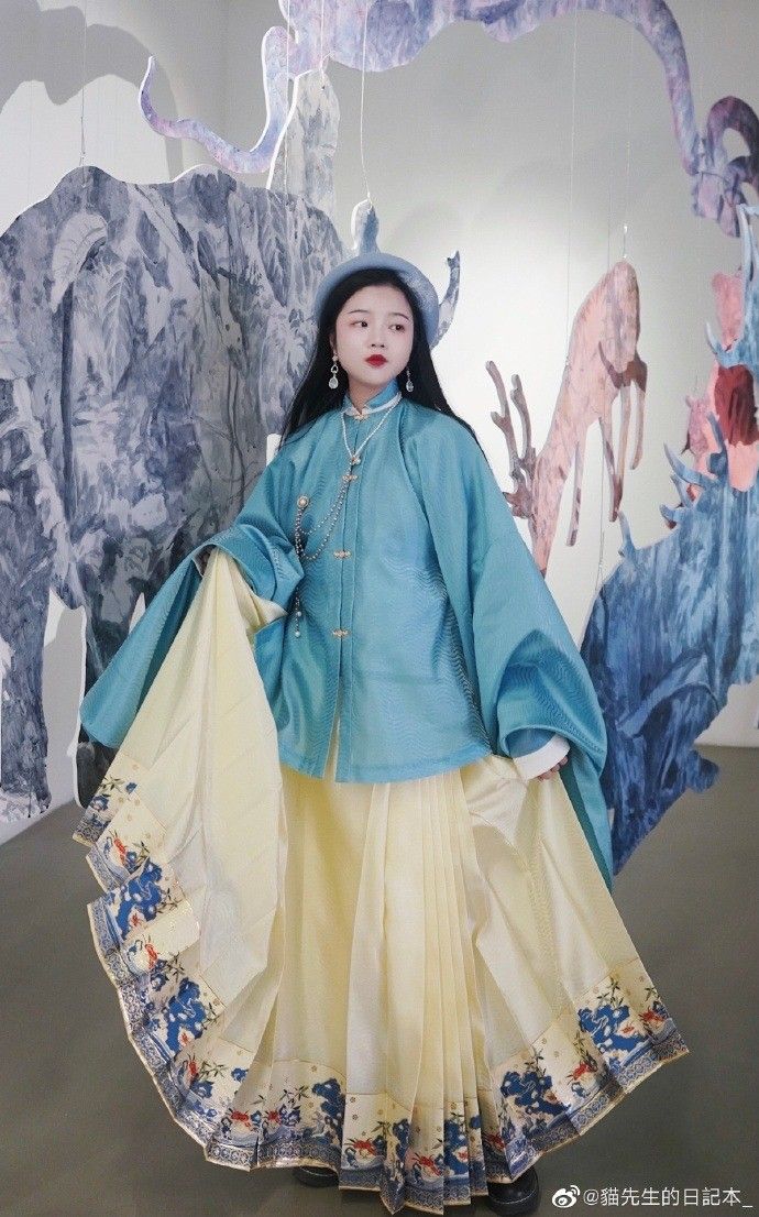 The Rise of Hanfu Pants Suit:Fashionable and Traditional Fusion The Rise of Hanfu Pants Suit:Fashionable and Traditional Fusion