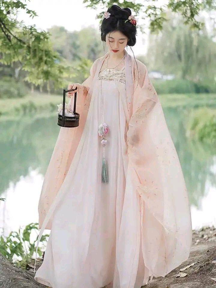 Ancient Charm of Hanfu Jewelry:Unraveling the Ethereal Beauty of Traditional Chinese Headwear Ancient Charm of Hanfu Jewelry:Unraveling the Ethereal Beauty of Traditional Chinese Headwear