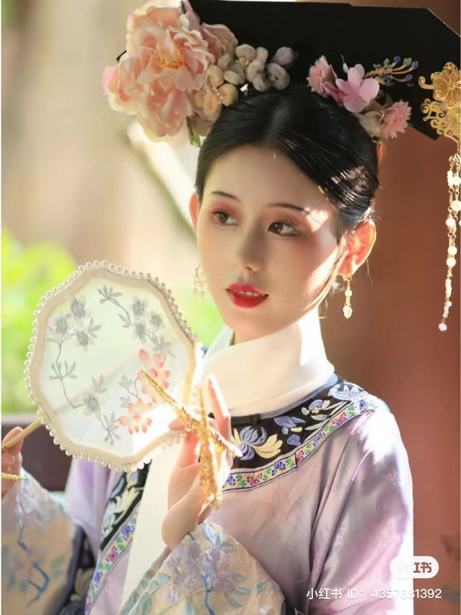Reconstructing Ming Dynasty Hanfu:The Art of Elaborate Craftsmanship Reconstructing Ming Dynasty Hanfu:The Art of Elaborate Craftsmanship