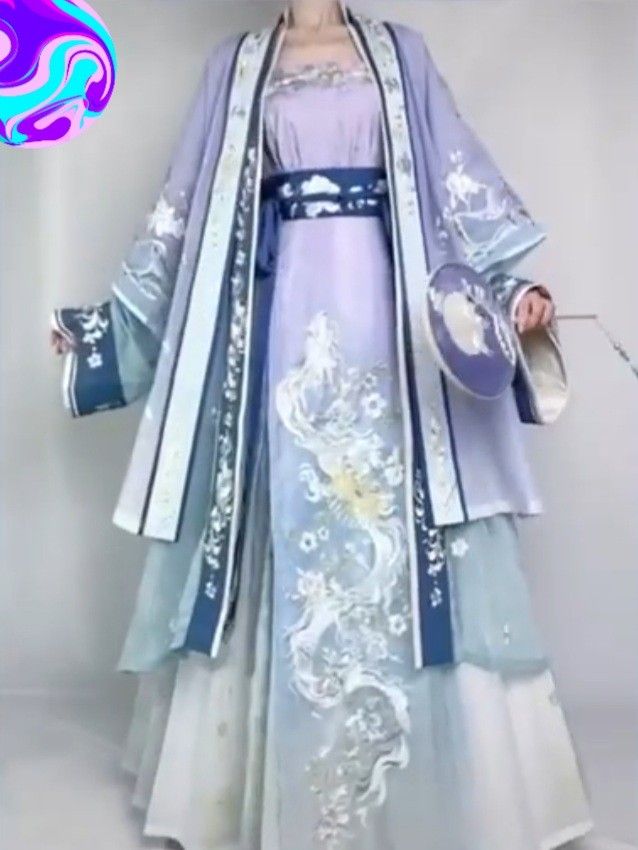 Winter Hanfu Robe:The Splendor of the Mantle Jacket Winter Hanfu Robe:The Splendor of the Mantle Jacket