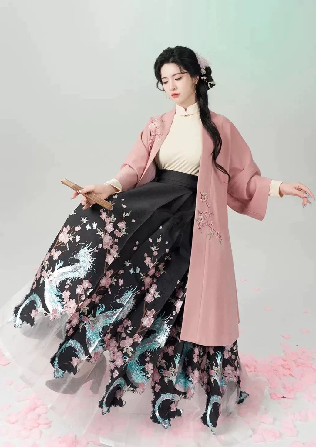 The Enchantment of Ink-Dyed Cheongsam Skirts with Watercolor Splashes The Enchantment of Ink-Dyed Cheongsam Skirts with Watercolor Splashes