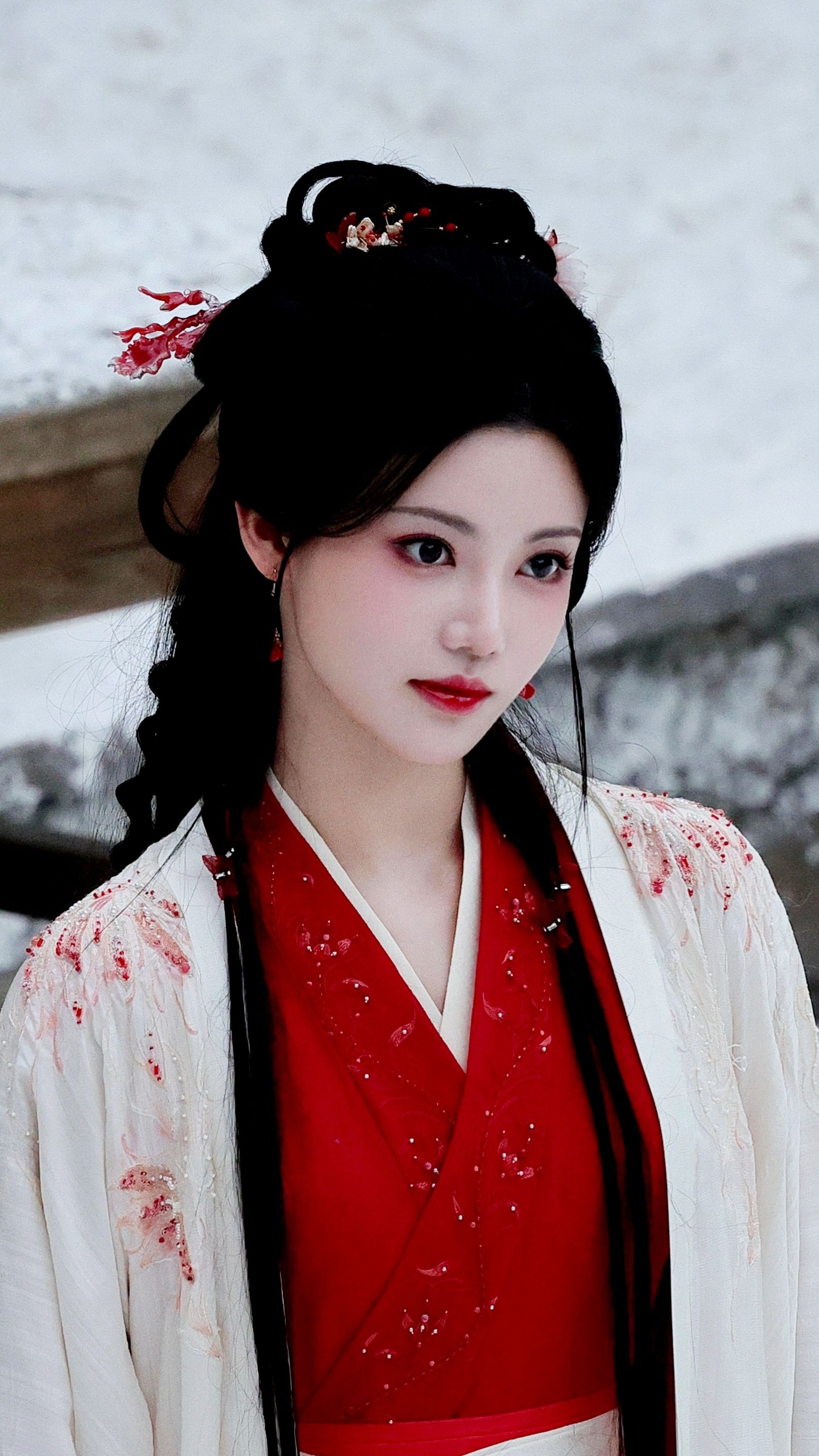 The Allure of Dominating Hanfu:A Cold and Dark Journey into Traditional Elegance The Allure of Dominating Hanfu:A Cold and Dark Journey into Traditional Elegance