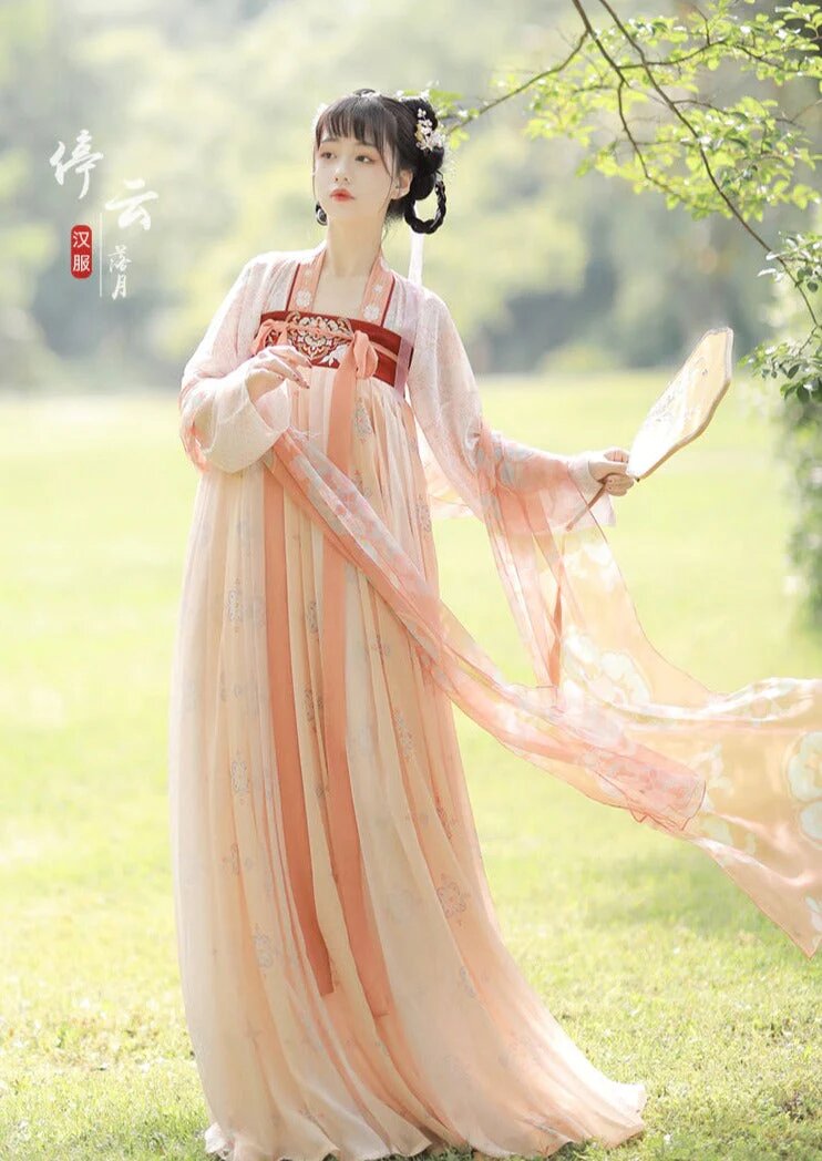 A Summer Tale of Ancient Charm:The Enchanting Hanfu of a Young Girl A Summer Tale of Ancient Charm:The Enchanting Hanfu of a Young Girl