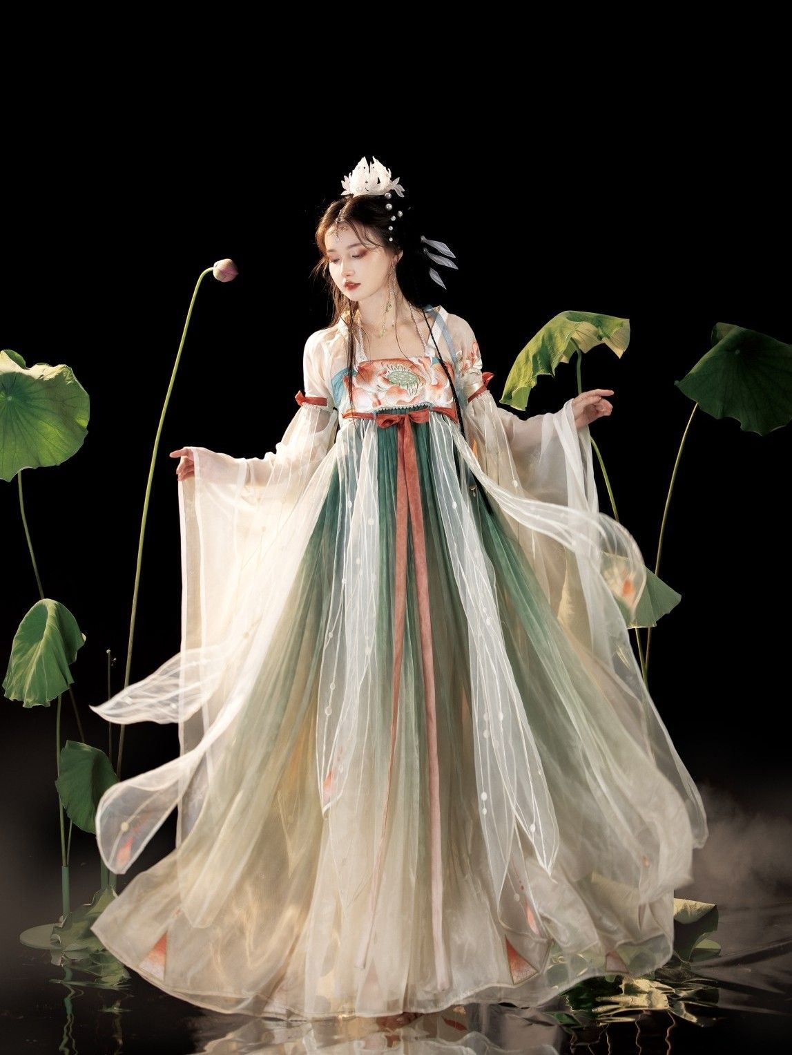 The Red and Black Hanfu Girl:A Glimpse into the World of Traditional Chinese Childrens Fashion The Red and Black Hanfu Girl:A Glimpse into the World of Traditional Chinese Childrens Fashion