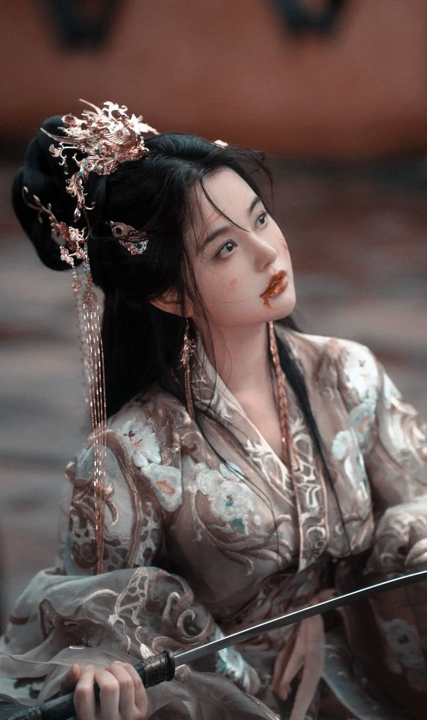 Golden Engagement of a Cheongsam-Clad Bride Golden Engagement of a Cheongsam-Clad Bride