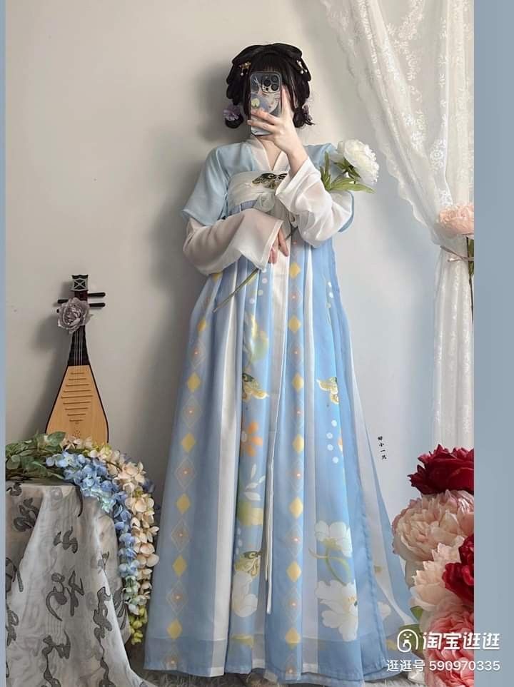 The Complete Guide to Hanfu Changshan:A Journey into Traditional Chinese Clothing The Complete Guide to Hanfu Changshan:A Journey into Traditional Chinese Clothing