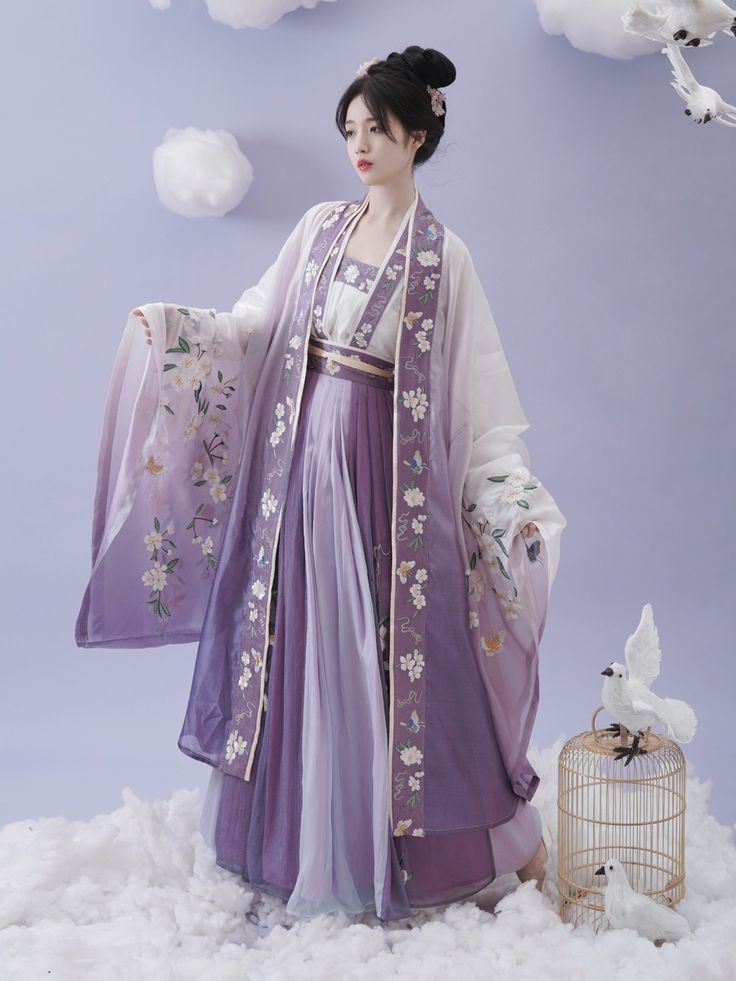Blooming in Traditional Splendor:A 16-Year-Olds Journey into the World of Hanfu Fashion Blooming in Traditional Splendor:A 16-Year-Olds Journey into the World of Hanfu Fashion