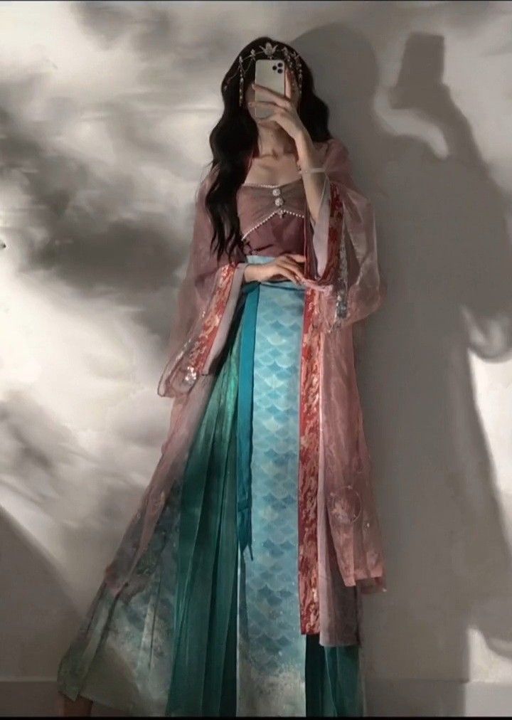 Parent-Child Tang Suit and Hanfu:A Cultural Journey in Traditional Chinese Fashion Parent-Child Tang Suit and Hanfu:A Cultural Journey in Traditional Chinese Fashion