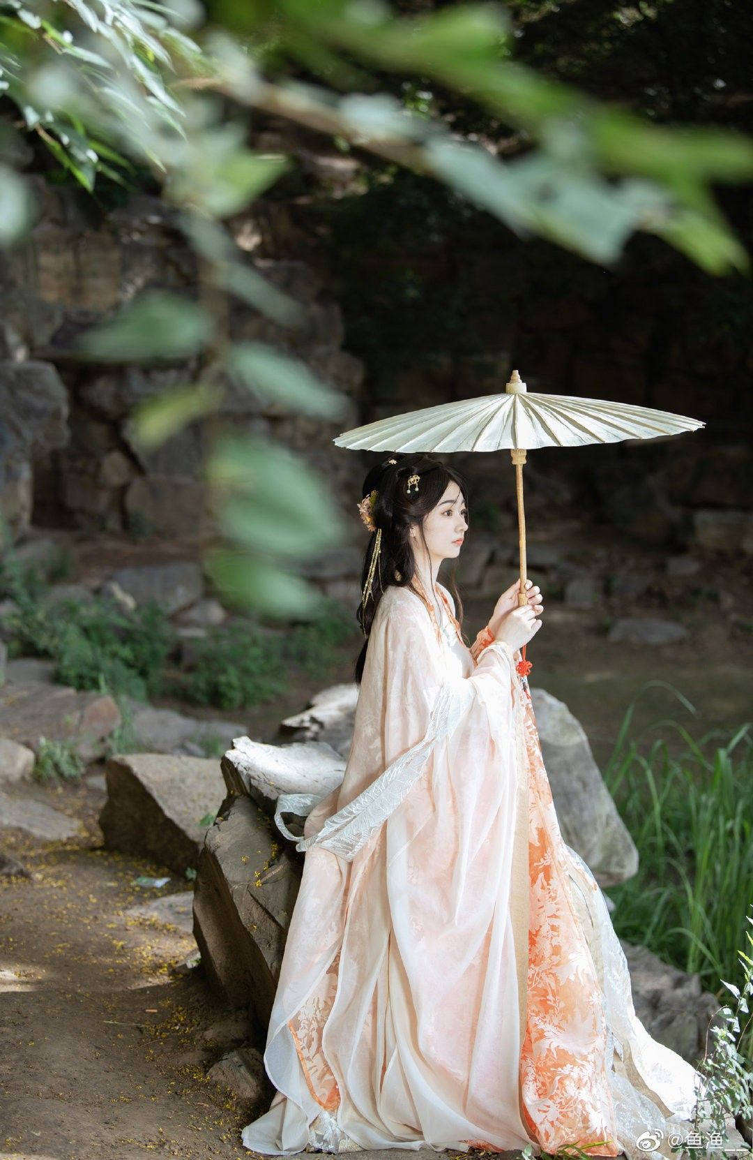 Ancient Charm Revived:The Revival of Hanfu,the Traditional Chinese Clothing Ancient Charm Revived:The Revival of Hanfu,the Traditional Chinese Clothing