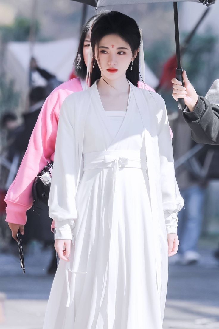 The Journey of a Little Princess in Hanfu Fashion:The Story of a Hanfu Doll The Journey of a Little Princess in Hanfu Fashion:The Story of a Hanfu Doll