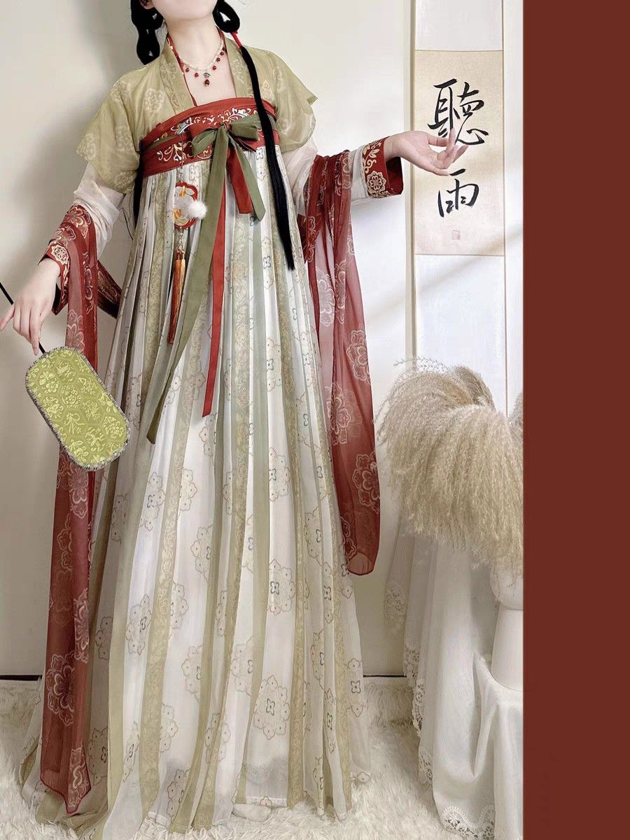 Pavilion Summer:The Revival of Waist-Length Hanfu Costumes Pavilion Summer:The Revival of Waist-Length Hanfu Costumes