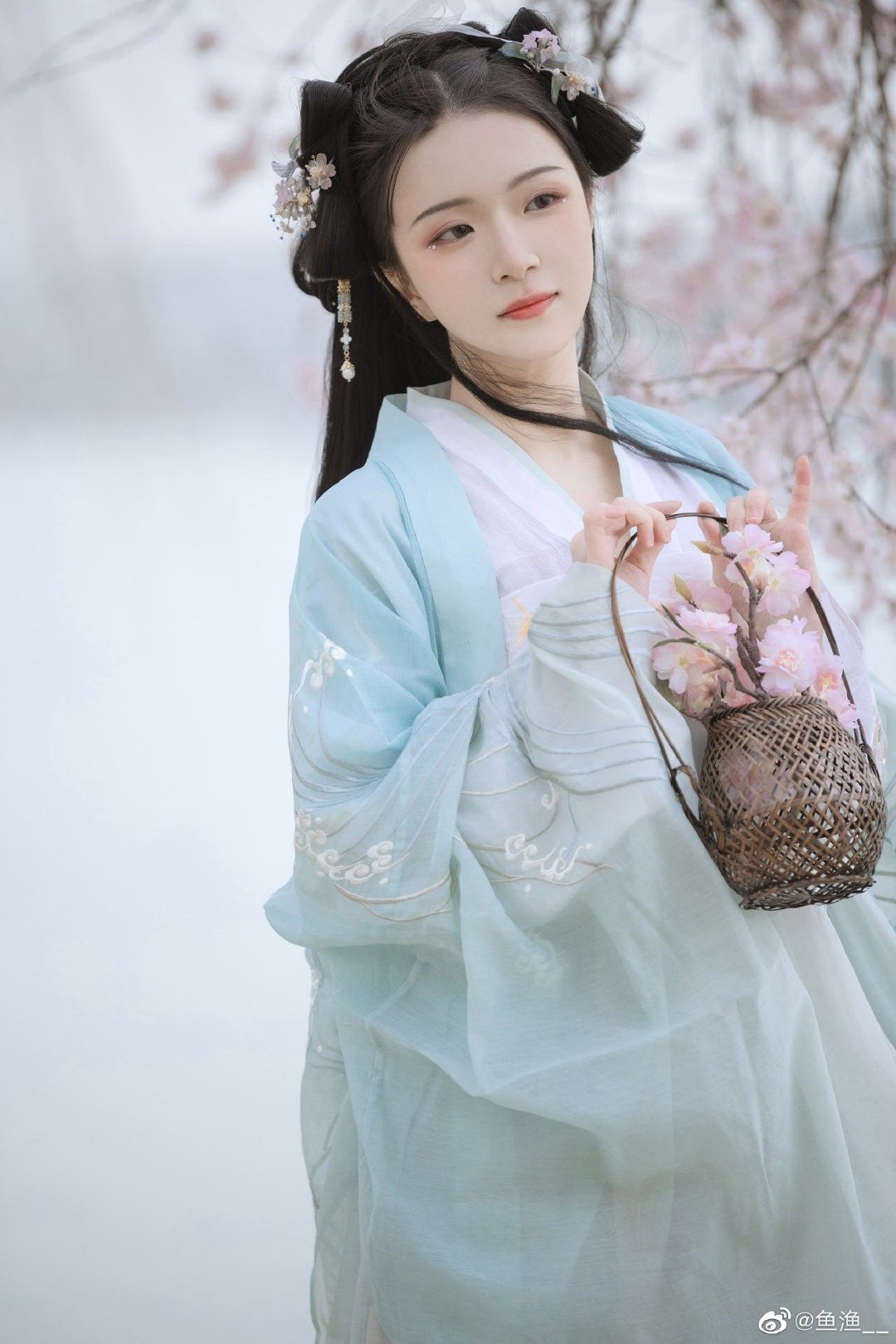 Spring-Autumn Fashion:The New Qipao Skirt Exudes a Refined and Elegant Charm Spring-Autumn Fashion:The New Qipao Skirt Exudes a Refined and Elegant Charm