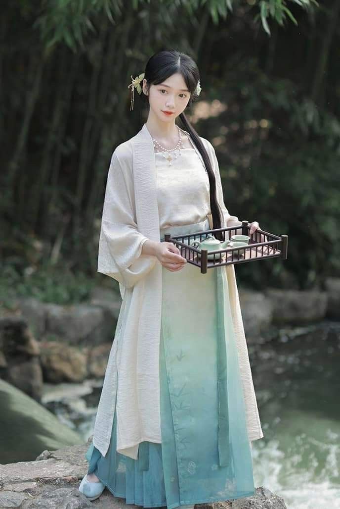 Original Design of Red Hanfu:Embracing Traditional Elegance in Modern Fashion Original Design of Red Hanfu:Embracing Traditional Elegance in Modern Fashion