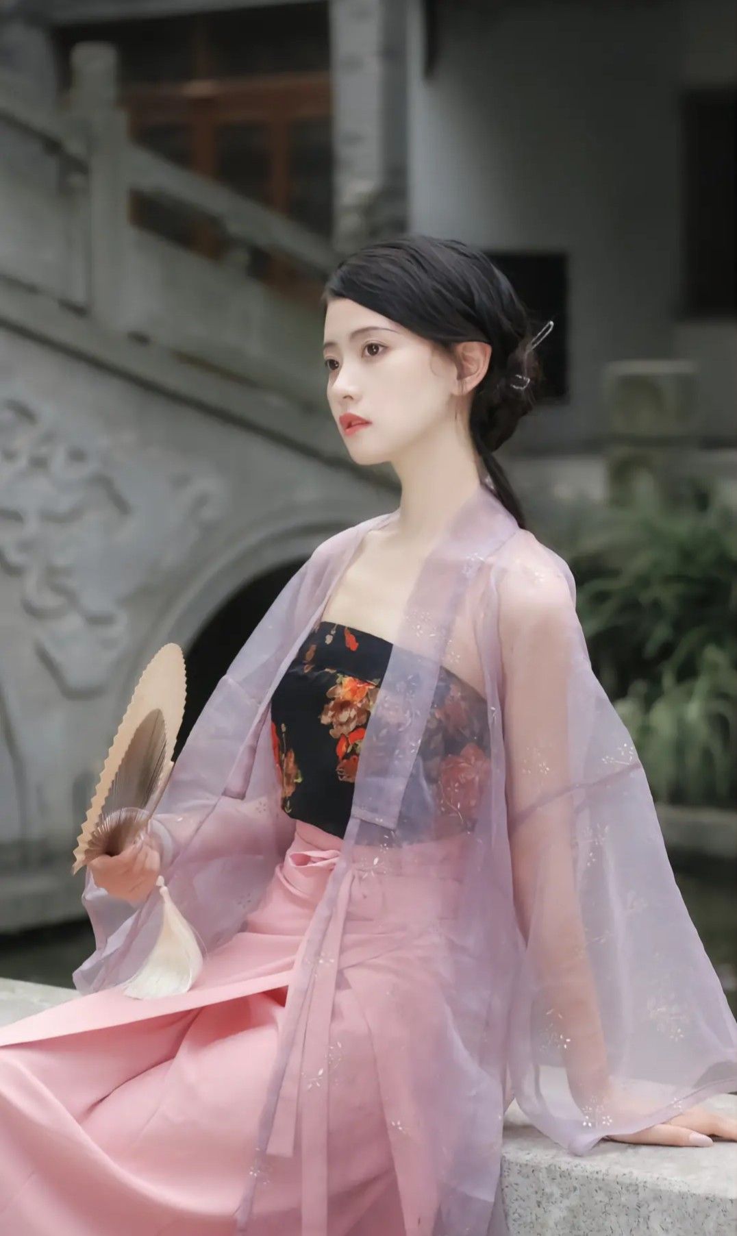 The Blue of Hanfu in the Wei and Jin Dynasties The Blue of Hanfu in the Wei and Jin Dynasties