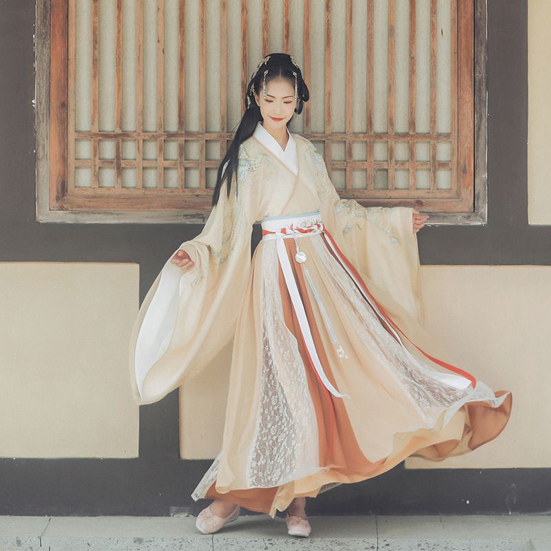 The Splendor of Shanhe Style:The Story of Gu Xian in Hanfu Fashion The Splendor of Shanhe Style:The Story of Gu Xian in Hanfu Fashion