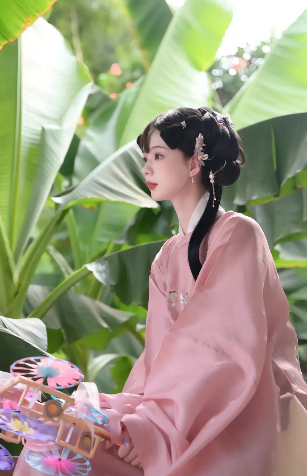 Embracing Summer in a Revamped Cheongsam Dress:The Blend of Tradition and Modernity Embracing Summer in a Revamped Cheongsam Dress:The Blend of Tradition and Modernity