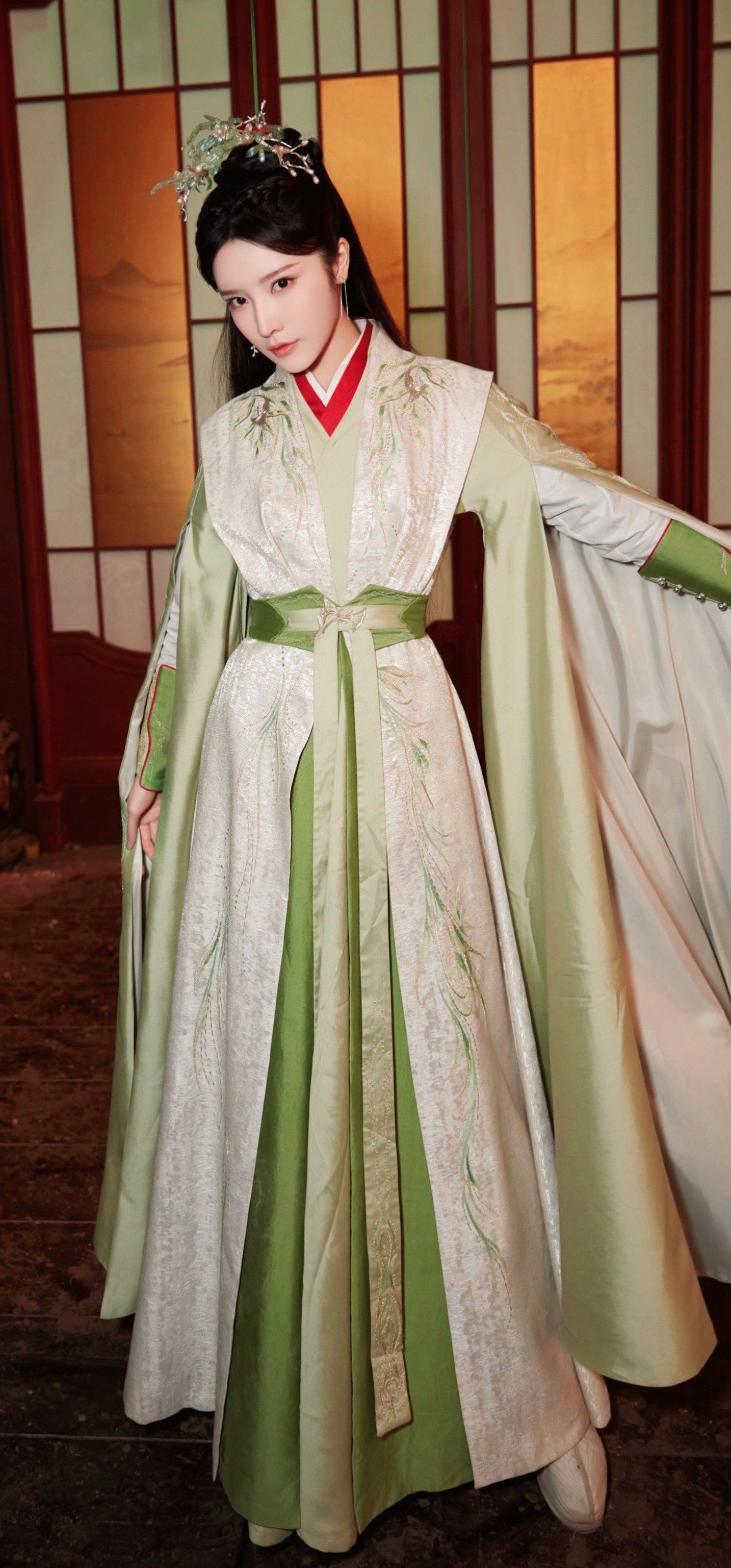The Splendor of Traditional Hanfu Costumes:A Journey Through the Ages for 11 and 12-Year-Olds The Splendor of Traditional Hanfu Costumes:A Journey Through the Ages for 11 and 12-Year-Olds