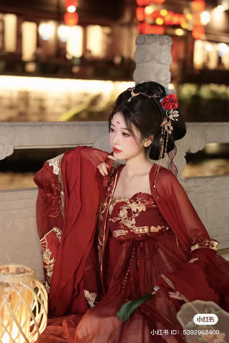 Reimagining Traditional Hanfu Skirts:Modern Innovations and Evolutionary Design Reimagining Traditional Hanfu Skirts:Modern Innovations and Evolutionary Design