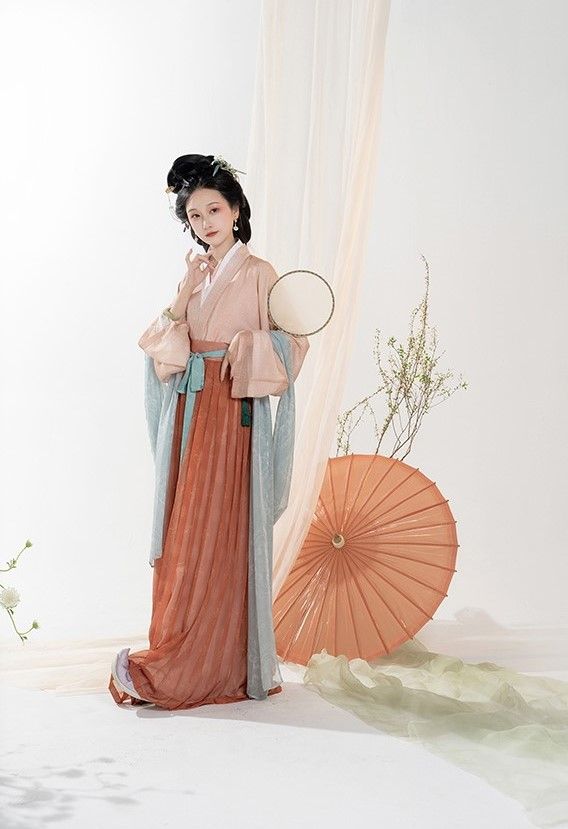 Winter Socks for Cheongsam:A Guide to Styling and Comfort Winter Socks for Cheongsam:A Guide to Styling and Comfort