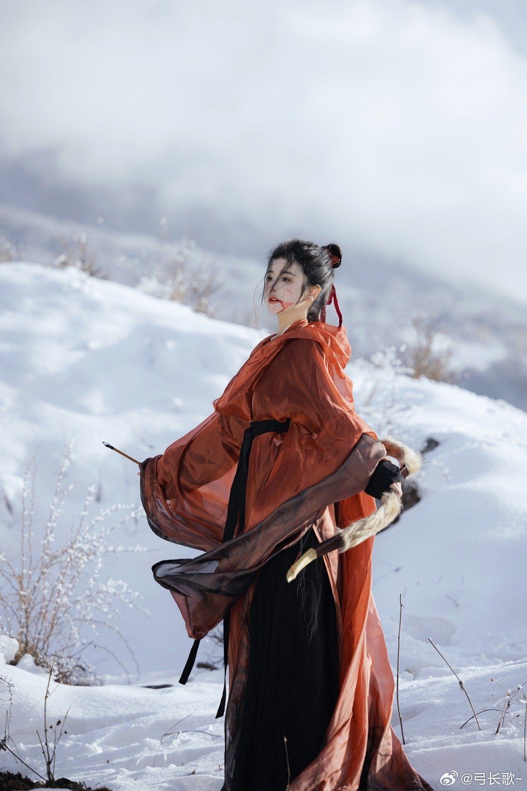 The鱼鳞裙汉服:A Blend of Traditional Elegance and Modern Charm The鱼鳞裙汉服:A Blend of Traditional Elegance and Modern Charm