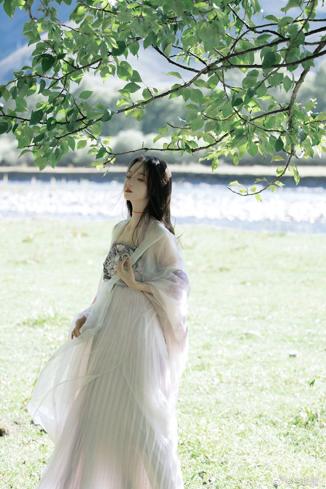 Embracing Elegance:The New 2021 Black Cheongsam Revolution Embracing Elegance:The New 2021 Black Cheongsam Revolution